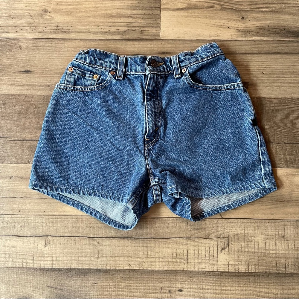 Vintage Highway is Levi shorts size 8